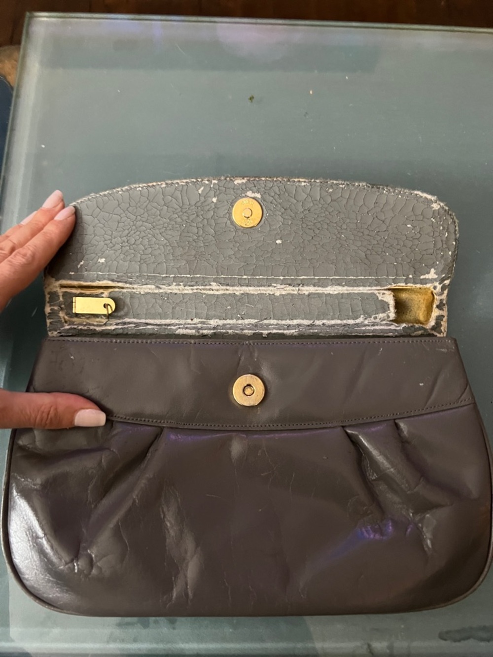 Givenchy grey Leather Fold-Over Clutch with Gold Logo - Picture 3 of 5